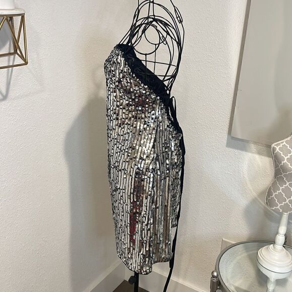 H&M black and silver Short Sequined Dress | size M | NWT - Picture 8 of 9